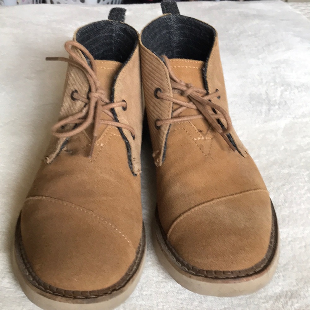Men’s dressy casual suede Toms
